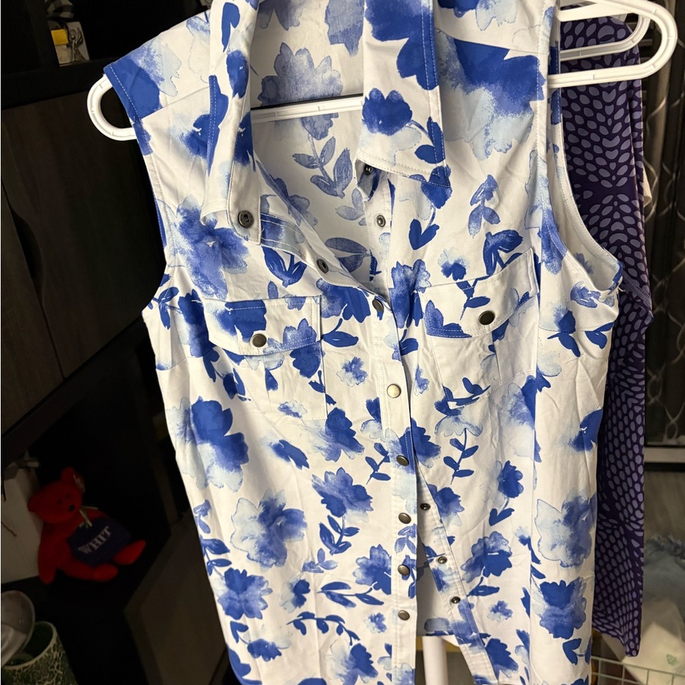Floral Blue and White Sleeveless Top